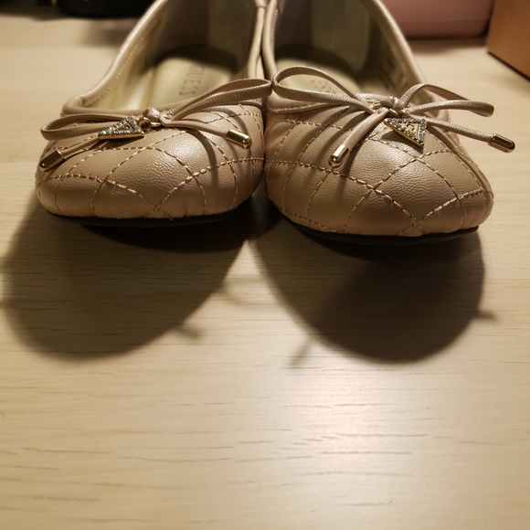 Guess Women's slip on flats - Picture 2 of 8